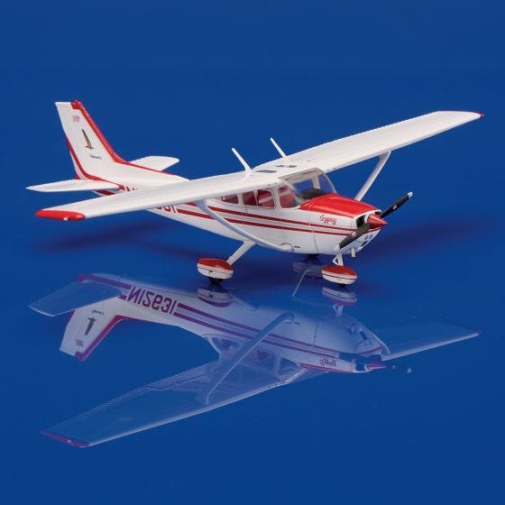 Sporty’s Cessna 172 Model side