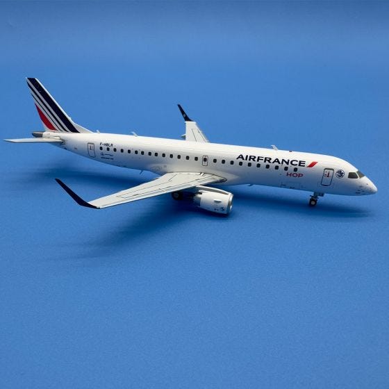 Skymarks JetBlue E190 Stripes Livery Plastic Model - Scale 1:100